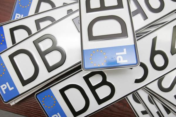 Депутати запропонували вихід для реєстрації автомобілів «євроблях». Ряд ідей, було озвучено на засіданні профільного комітету.