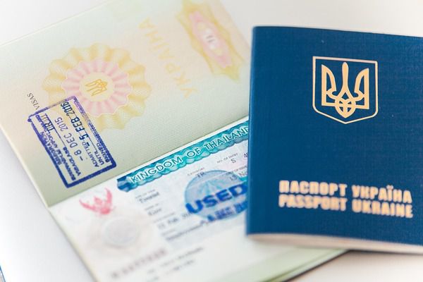 Таїланд скасував візовий збір по прибутті для туристів з України в період з 1 грудня по 31 січня 2019 року. Популярна туристична країна дозволила українцям не платити за візи.