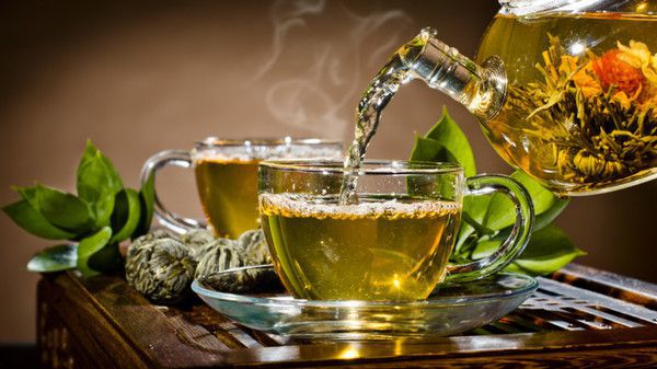 Медики радять пити зелений чай з цукром. Зелений чай вважається одним з найбільш дієтичних продуктів. Але, як виявилося, з цукром він набагато корисніший.