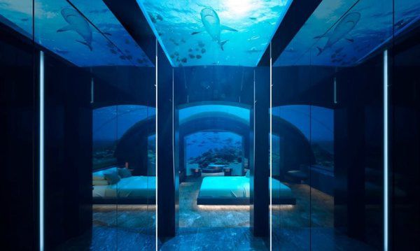 Готель на Мальдівах відкрив першу у світі резиденцію під водою. Готельний комплекс Конрад Мальдіви на острові Рангалі відкрив першу у світі резиденцію під водою.Перший у світі підводний готель.