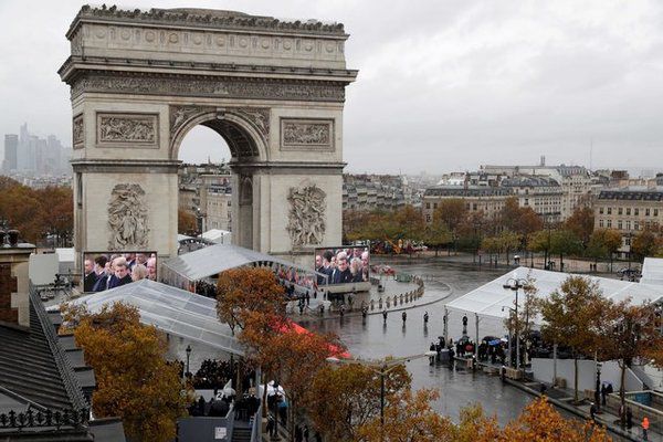 У Парижі на Єлисейських полях проходять урочистості з нагоди 100-річчя закінчення Першої світової війни. Урочистості до 100-річчя закінчення Першої світової війни.
