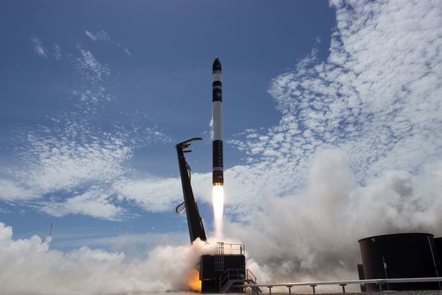 У Новій Зеландії запустили в космос ракету Electron. Ракета вивела на орбіту шість супутників і експериментальний «парус».