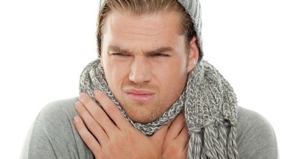 Розвіюємо деякі поширені міфи про біль в горлі. Холодні напої і морозиво не можуть спровокувати ангіну.