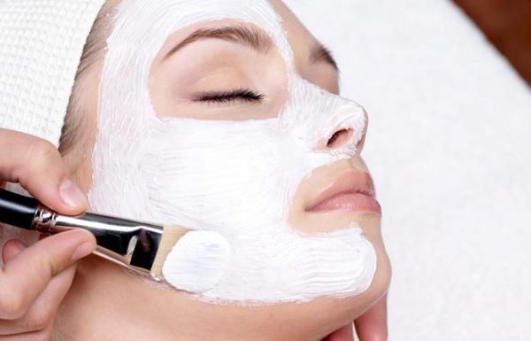 Лущиться шкіра: як боротися з цією проблемою. Не забувайте про маски та живильний крем.