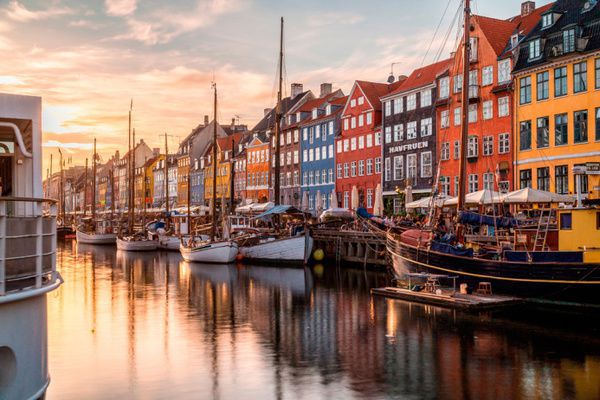 Вікенд у Данії: що подивитись, і що варто скуштувати. Подорож у Данію - це подорож до місць, які з'єднують минуле і сьогодення.