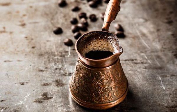 Висновки медиків: чорна кава рятує від діабету другого типу. Кофе містить антиоксиданти, які запобігають пошкодженню корисних клітин в організмі.