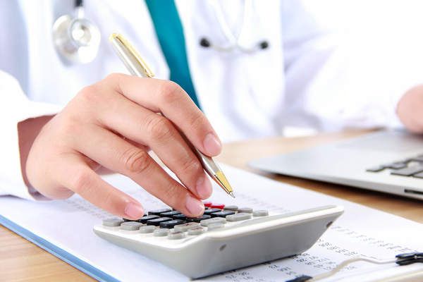 Медичні послуги: скільки коштів в рік українці витрачають на ліки