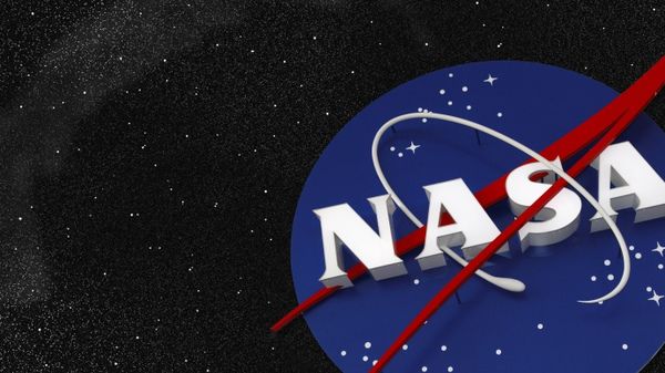 NASA може стати конкурентом компанії Ілона Маска SpaceX. NASA розглядає можливість продавати частину місць в космічних кораблях, які доставляють астронавтів на МКС, космічним туристам.