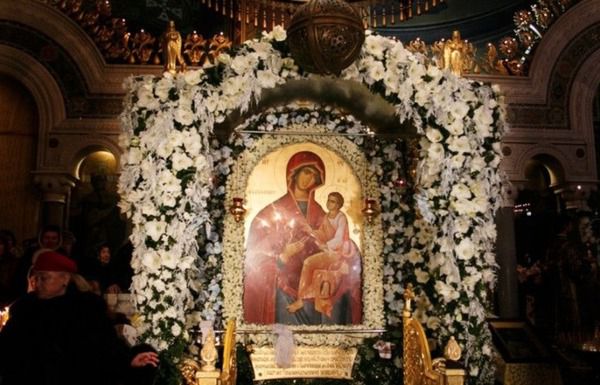 22 листопада Православна Церква відзначає день ікони Пресвятої Богородиці «Скоропослушниці». Ікона Божої Матері, з назвою "Скоропослушниця" - древній чудотворний образ, який знаходиться на Святій Горі Афон, у монастирі Дохіар.