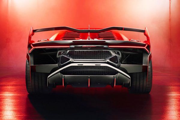 Lamborghini випустили новий спорткар SC18 Alston. Спорткар SC18 Alston був спроектований і випущений поки що в єдиному екземплярі.