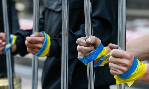 Держава почала виплачувати держдопомогу українським політв'язням Кремля. Вже чотири людини отримали держдопомогу в розмірі 100 тис. грн.