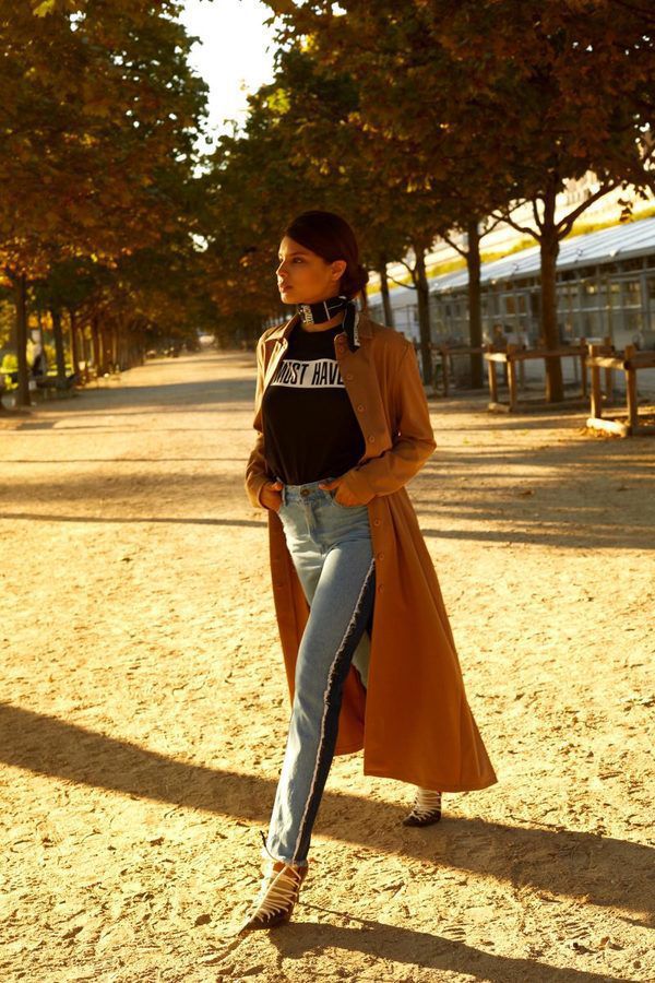 Michelle Andrade стала обличчям нової колекції українського бренду MUST HAVE. Натхненням для роботи послужив стиль парижанок – в ньому базові повсякденні речі перетворюються у вечірні і навпаки.