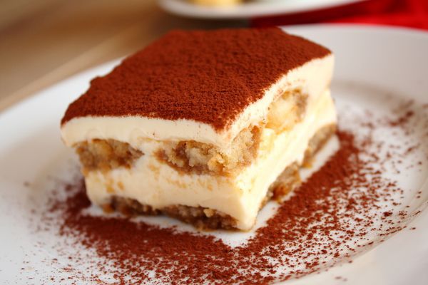 Італійський тірамісу: рецепт повітряного десерту. Класичний італійський десерт тірамісу, який так популярний у всьому світі, дуже легко приготувати вдома.