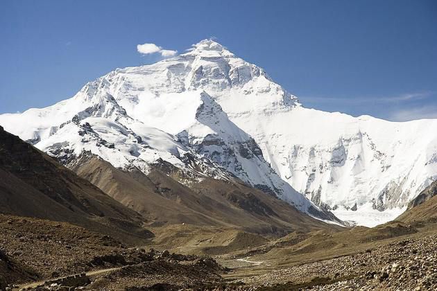 А чи знали ви: кілька цікавих фактів про найвищу гору у світі - Еверест. Ці та інші цікаві факти про найвищі гори ми розповімо в цій статті.