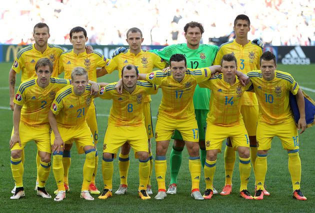Збірна України опустилася з 27-го на 28-е місце у рейтингу ФІФА. У першій п'ятірці рейтингу змін не відбулося.
