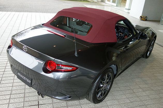 У Японії представили Mazda MX-5 з дизайном під класичний Chevrolet Corvette. Mitsuoka Rock Star.