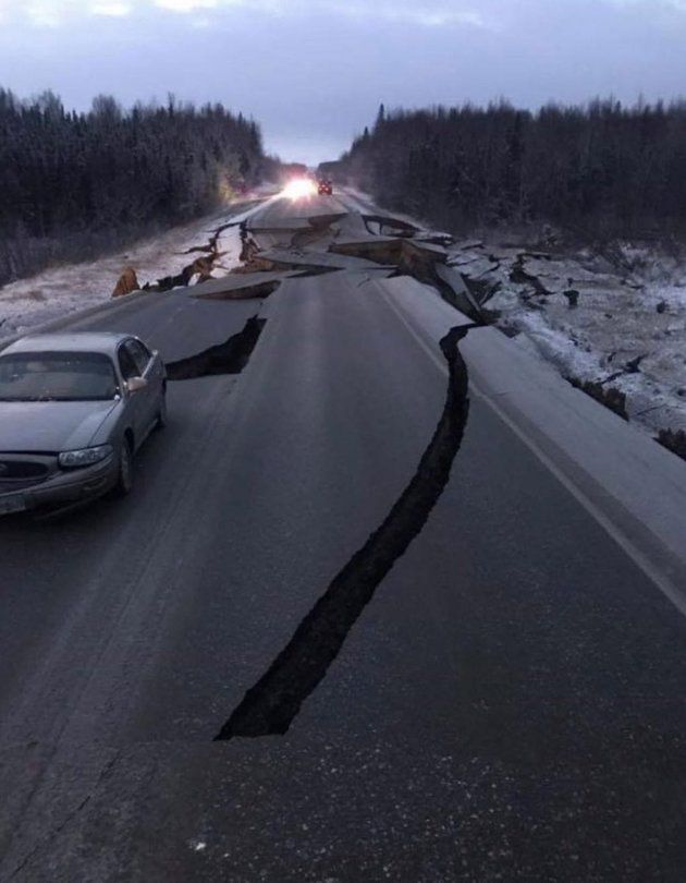 Потужний землетрус на Алясці магнітудою 7.0: у штаті запроваджено надзвичайний стан. Про це міжнародну громадськість сповістила Геологічна служба США.