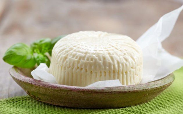 Як приготувати козячий сир в домашніх умовах. Простий рецепт приготування козячого сиру в домашніх умовах. Як зробити сир м'яким і смачним?