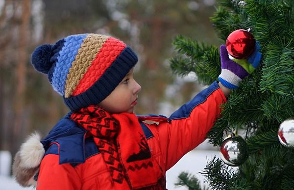 Психологи та батьки радять як і коли краще пояснити дитині правду про Діда Мороза. 11 простих способів пояснити дитині, що Діда мороза немає.