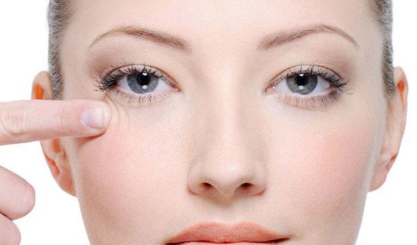 Шкіра навколо очей: кращі методи її омолодженння. Не варто забувати про найефективніші методи омолодження зони навколо очей. Це повноцінний сон, свіже повітря і відсутність шкідливих звичок.