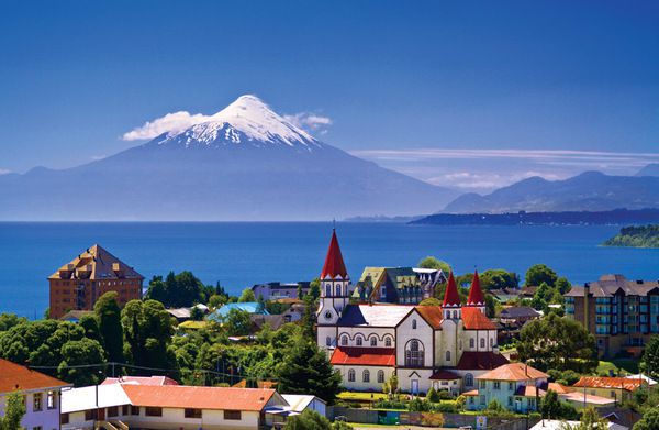 Прекрасне Чилі: острів Пасхи, озера, гейзери і оспівана Патагонія. Країна славиться своєю неймовірною природою і чудовими винами.
