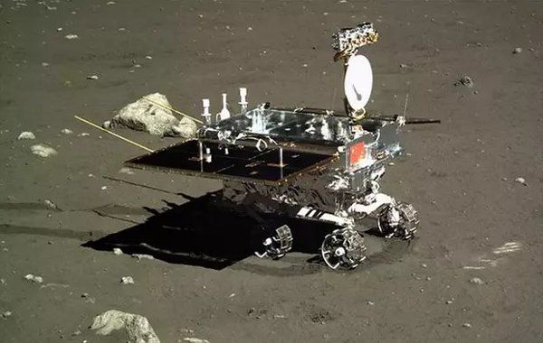 Китай запустив місяцехід «Чан'е-4» на зворотну сторону Місяця. Раніше Китай запустив супутник для ретрансляції сигналів від місяцеходу.