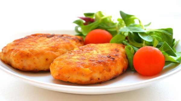 Рецепти простої страви для всієї родини - котлети з минтаю. Однією з найпопулярніших порід риб для виготовлення котлет є минтай. Він відрізняється білим м'ясом, невеликим вмістом кісток і низькою калорійністю.