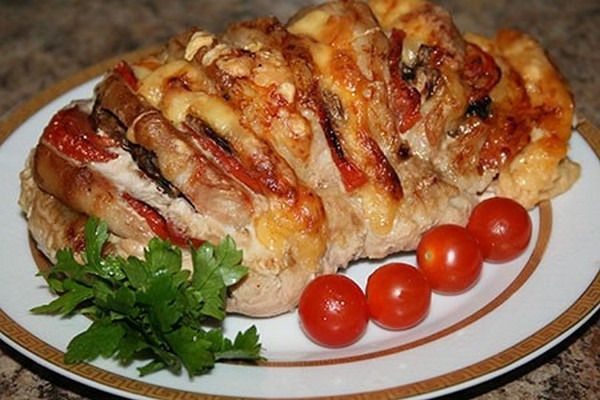 Мясо-гармошка из свинины в духовке