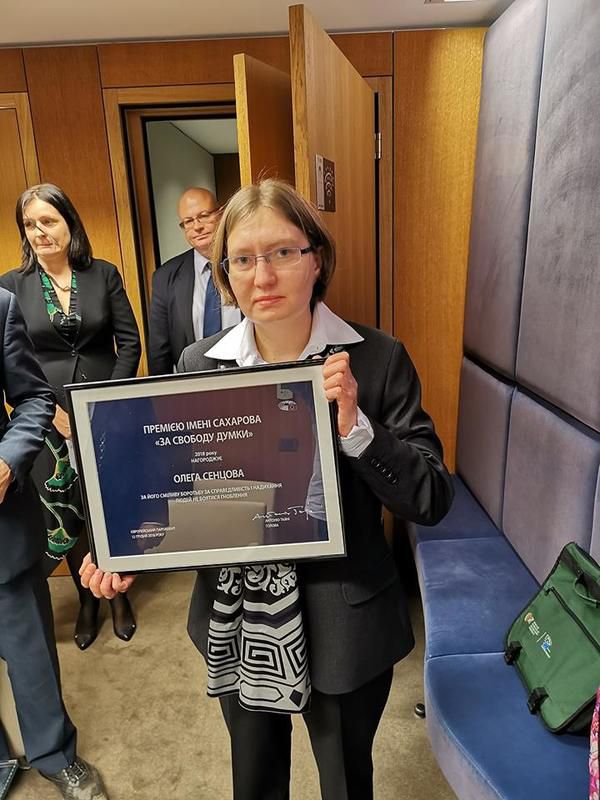 У Європарламенті Сенцова нагородили премією "За свободу думки". Замість Сенцова нагороду отримала сестра політв'язня Наталія Каплан.