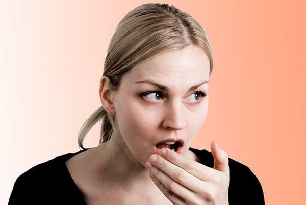 Неприємний аромат: причини поганого запаху з ротової порожнини. Неприємний запах з рота може зіпсувати настрій і стати причиною невпевненості в собі. Особливо якщо ти не знаєш, в чому причина.