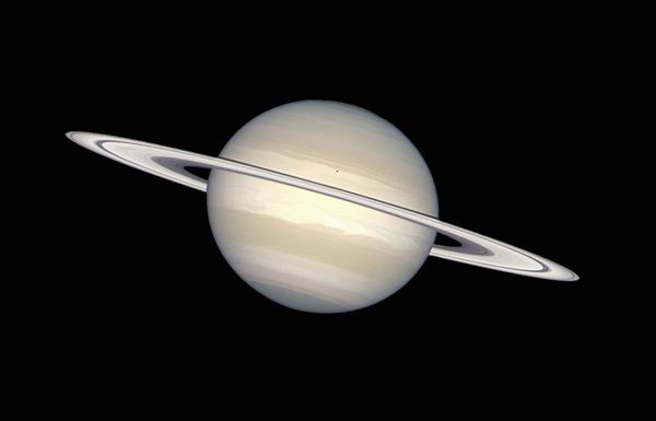 Кільця Сатурна: їх кількість, походження. Ймовірно, всі чули про кільця Сатурна. Побачені в телескоп кільця вражають уяву. І очевидно напрошується питання: звідки взялися ці кільця? І чому тільки у Сатурна?