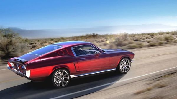 Новий Ford Mustang з запасом ходу більше ніж 500 км. Передбачається силова установка з двох електродвигунів, які видають загальну потужність 840 л. с.