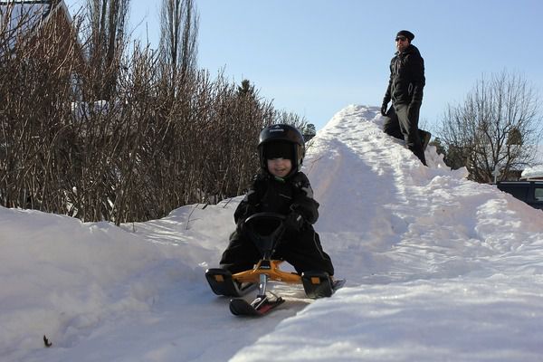 Прогноз погоди в Україні на 16 грудня 2018: мороз, замети снігу та ожеледь. У неділю, 16 грудня, лише на заході України очікується сніг з дощем, на решті території буде сонячно, вдень морози від 1 до 3.