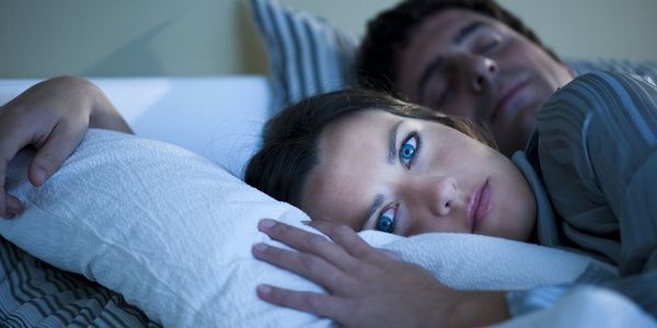 Негативний вплив: нестача сну робить нас самотніми. Відсутність сну не тільки знижує наше бажання спілкуватися, але й змушує уникати оточуючих, вважає нейробіолог Метью Уокер.