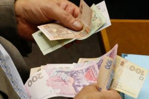 У грудні українцям мають намір виплатити дві пенсії. У Кабміні з'явився проект постанови про виплату січневих пенсій у грудні, як це було в 2017 році.