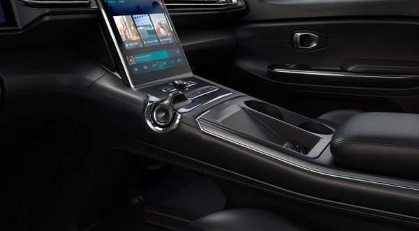 Потентійний конкурент Tesla: китайський бренд Nio представив новий електрокар ES6. Перші поставки нового автомобіля клієнтам стартують в червні 2019 року.