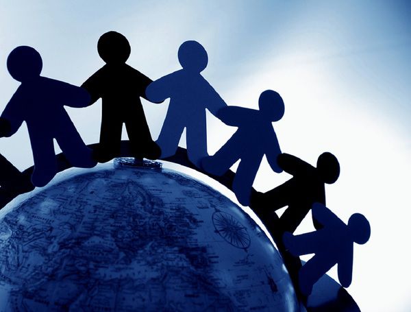 Всесвітній день солідарності людей - 20 грудня 2018 року. Солідарність - єдність переконань і дій, взаємодопомога і підтримка членів соціальної групи, що грунтуются на спільності інтересів і необхідності досягнення загальних групових цілей, спільна відповідальність.