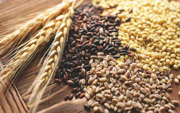 У 2018 році українські аграрії зібрали понад 70 мільйонів тонн зернових. Найбільший вал зерна зібрано в Полтавській, Вінницькій та Черкаській областях.