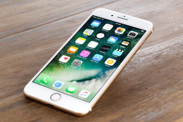 Apple програла суд Qualcomm в Китаї і Німеччини, і там забороняють продаж iPhone. У Німеччині заборони торкнуться тільки iPhone 7 і 8, тоді як у Китаї всі продажі під питанням.