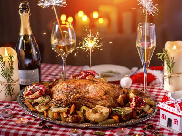 Розумні поради, які допоможуть зробити приготування їжі менш стресовим і більш радісним у святкові дні