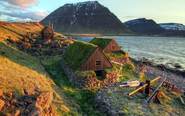 Неймовірно красива природа Ісландії: ідея для відпочинку. Під час подорожі по Крижаній країні, вас здивують національні парки, вулкани і льодовики, водоспади і фіорди.