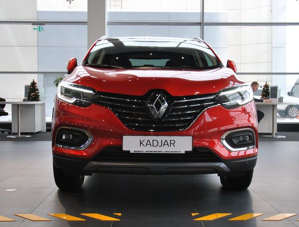 В Україні офіційно представили новий Renault Kadjar. розширена палітра кольорів і додані нові легкосплавні диски діаметром 17-19 дюймів.