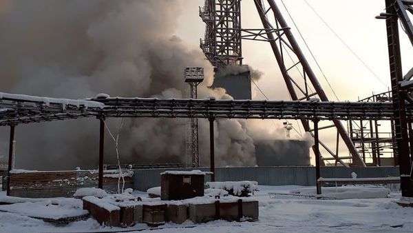 У Росії через пожежу на шахті загинуло 9 гірників. Рятувальники не змогли пробитися до заблокованих під землею шахтарів.