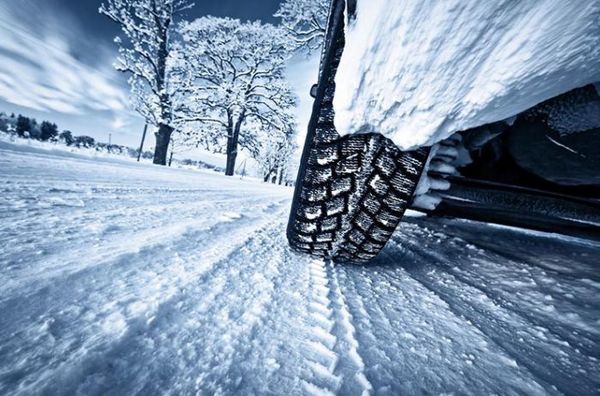 Як саме сніг і мороз впливає на технічний стан автомобіля. Зимові погодні умови не дуже сприятливі для експлуатації автомобіля.