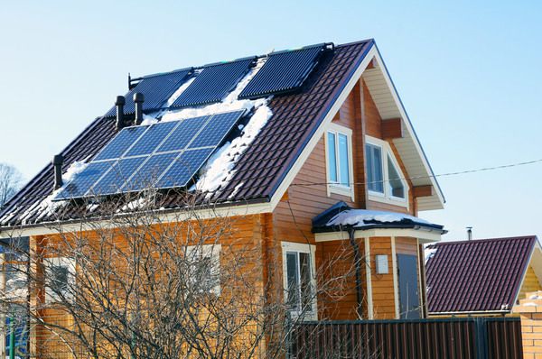 Українці зможуть більше заробляти із сонячних батарей. Тарифи підвищать на 7,3%.