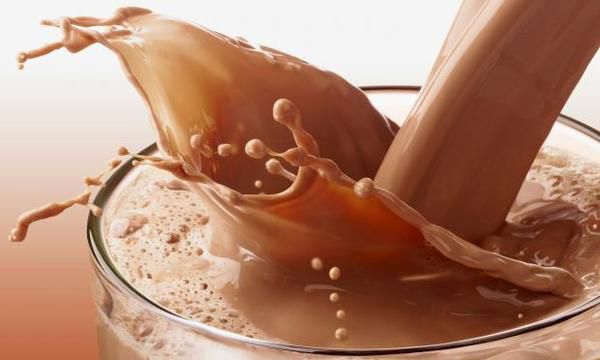 Виявляється, після спортзалу потрібно пити шоколадне молоко. Напій містить всі необхідні компоненти для швидкого відновлення організму після тренування.