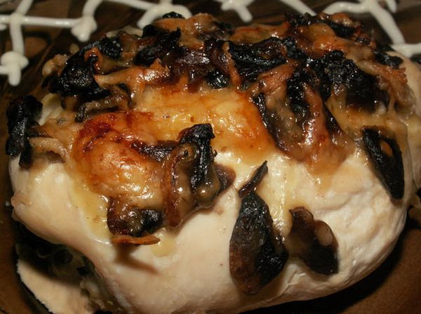 курячі «маркизики» з грибами, сиром та маринованим огірком