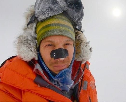 Американець став першим, хто поодинці перетнув Антарктиду на лижах. Він розповів, чого йому це коштувало. Завдяки своїм зусиллям 26 грудня 2018 року Колін О Бреді став першою людиною, яка поодинці перетнула Антарктиду без сторонньої допомоги!