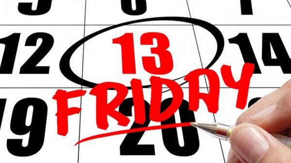 Чому люди бояться п'ятниці 13?. Деякі люди вважають, що 13-го числа в п'ятницю можуть траплятися різні неприємності.
