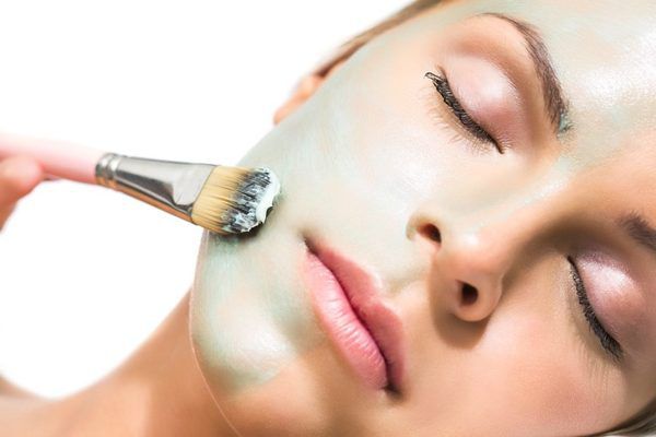 Як за допомогою домашніх масок звузити пори на обличчі. Регулярне очищення шкіри - головна запорука успіху в боротьбі з розширеними порами.
